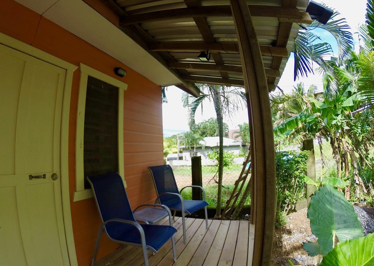 Roatan Backpackers' Hostel Sandy Bay Екстериор снимка